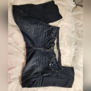 22 Maurices Jeans